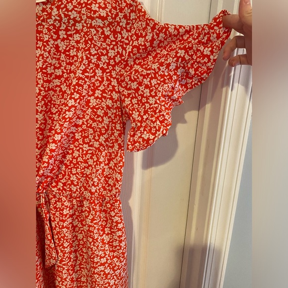 EUC ditsy Red Floral mini sundress size medium - Picture 3 of 12